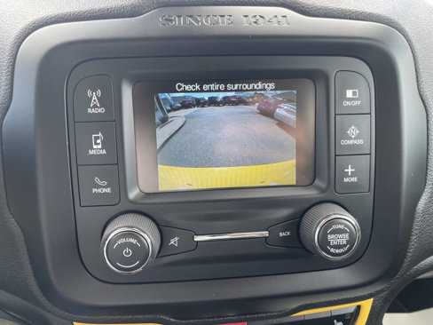Used 2015 Jeep Renegade Latitude w/ Cold Weather Group II image 25