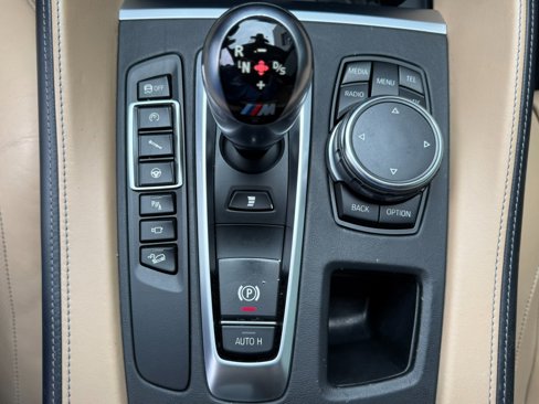 Used 2015 BMW X5 M image 17