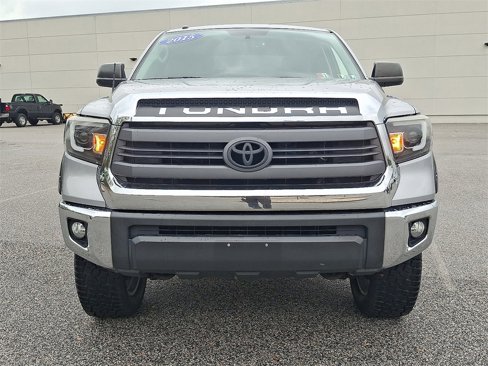 Used 2015 Toyota Tundra SR5 w/ SR5 Upgrade Package image 5