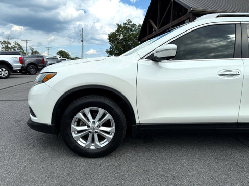 Used 2015 Nissan Rogue SV w/ SV Premium Package image 35