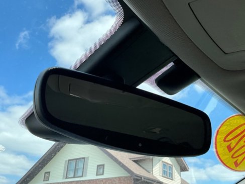 Used 2020 Chrysler Pacifica Touring-L image 18