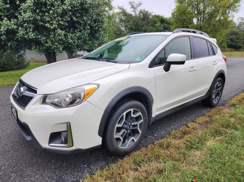 Used 2016 Subaru Crosstrek 2.0i Premium w/ Moonroof Package image 2