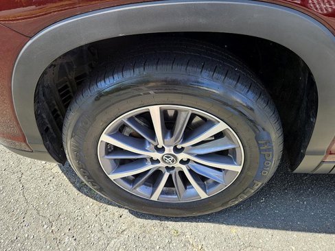 Used 2019 Toyota Highlander XLE image 19