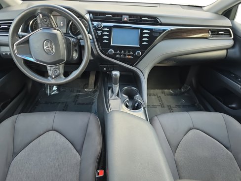 Used 2019 Toyota Camry LE image 9