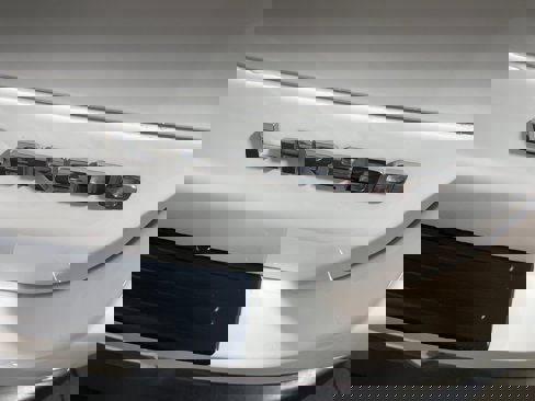 Used 2023 Jeep Grand Cherokee L Laredo image 7
