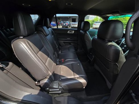 Used 2015 Ford Explorer XLT w/ Equipment Group 202A image 17