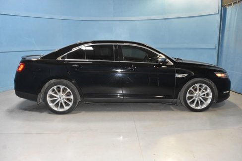 Used 2018 Ford Taurus Limited image 20