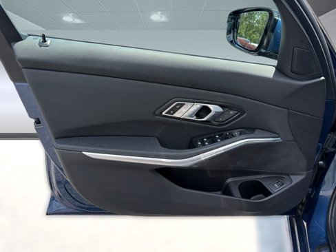 Used 2021 BMW 330i Sedan w/ Premium Package image 13