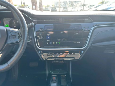 Used 2023 Chevrolet Bolt EUV LT image 43
