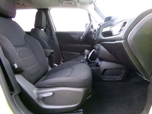 Used 2018 Jeep Renegade Latitude image 13