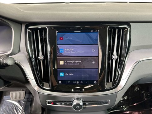 Certified 2025 Volvo S60 B5 Core image 13