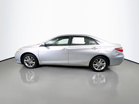 Used 2017 Toyota Camry SE image 9