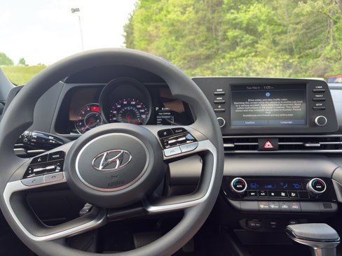 Used 2023 Hyundai Elantra SEL w/ Winter Weather Package image 12