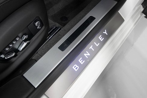 Used 2021 Bentley Flying Spur V8 image 51