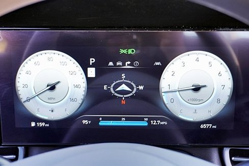 Certified 2024 Hyundai Elantra SEL image 32