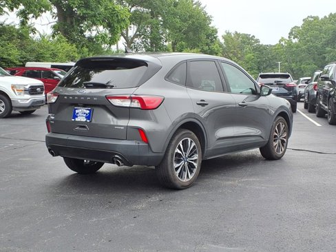 Used 2021 Ford Escape SE w/ SE Sport Appearance Package image 2