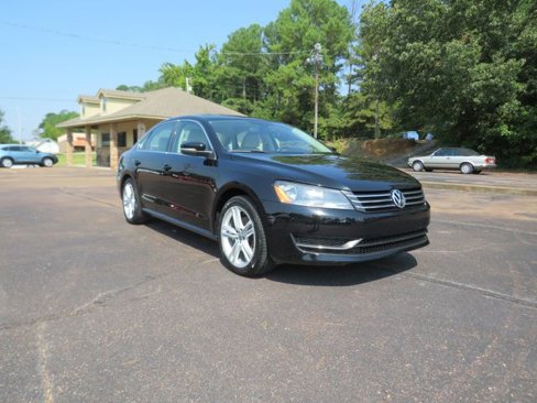 Used 2014 Volkswagen Passat 1.8T SE image 3