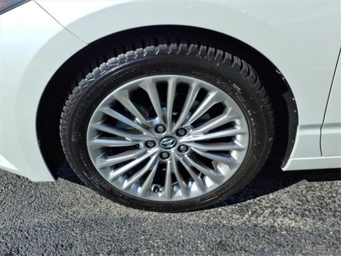 Certified 2020 Toyota Avalon Limited w/ Advanced Safety Package image 28
