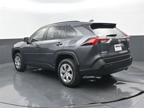 Used 2021 Toyota RAV4 LE image 3
