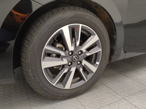 Used 2023 Nissan Versa SV image 31