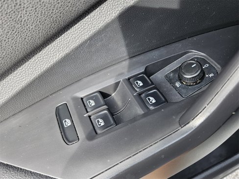 Used 2019 Volkswagen Jetta R-Line w/ R-Line Cold Weather Package image 42