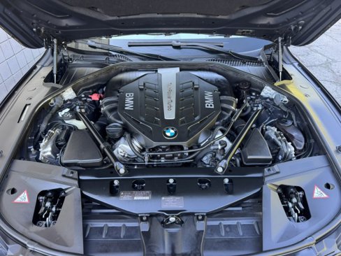 Used 2013 BMW 750i xDrive image 5