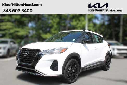 Used 2022 Nissan Kicks SR image 1