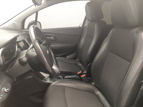 Used 2019 Chevrolet Trax LT w/ Driver Confidence Package image 17