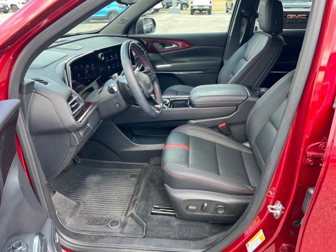 Certified 2024 Chevrolet Traverse RS w/ LPO, Floor Liner Package image 9