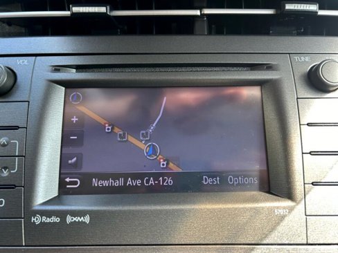 Used 2014 Toyota Prius Plug-In Hybrid image 16