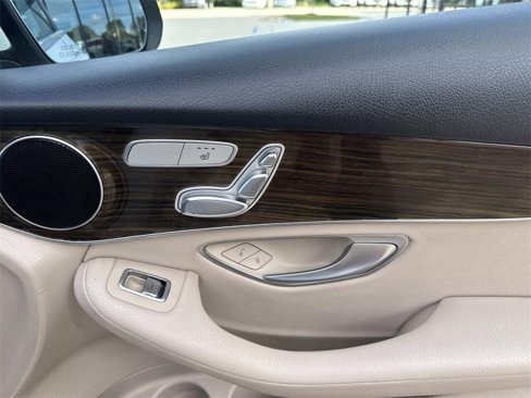 Used 2017 Mercedes-Benz GLC 300 image 14
