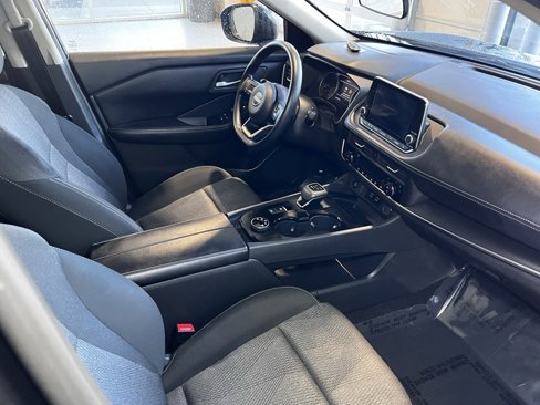 Used 2024 Nissan Rogue SV image 47