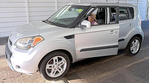 Used 2011 Kia Soul + image 1