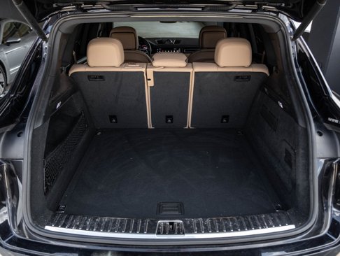 Certified 2022 Porsche Cayenne Platinum Edition image 31