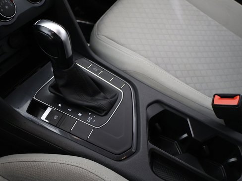 Used 2020 Volkswagen Tiguan S image 47