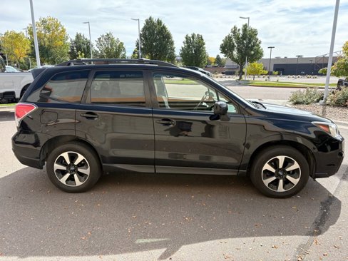 Used 2017 Subaru Forester 2.5i Premium image 8