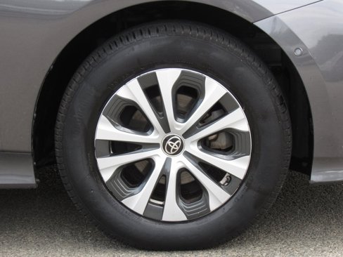Certified 2020 Toyota Prius LE image 10