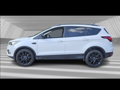 Used 2019 Ford Escape SE image 2