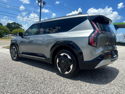 Used 2024 Kia EV9 Land image 4