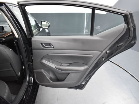 Used 2024 Nissan Altima 2.5 SV image 9