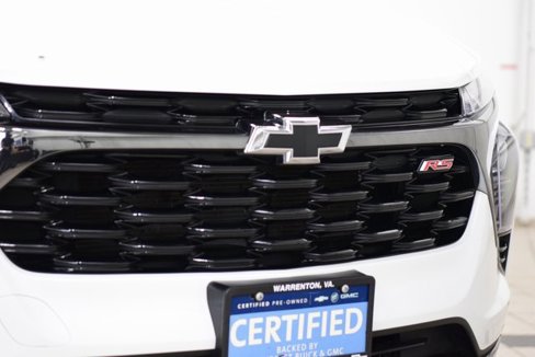 Certified 2024 Chevrolet Trax RS w/ Driver Confidence Package image 11