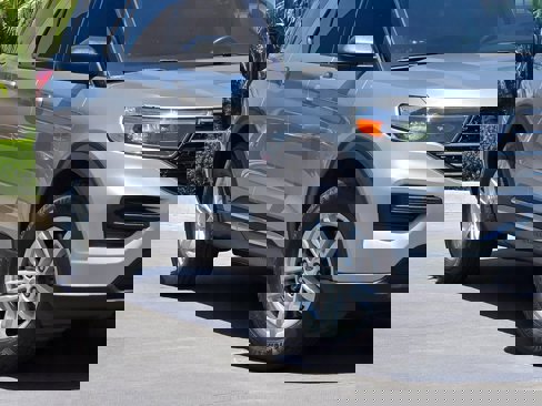 Used 2021 Ford Explorer XLT w/ Class III Trailer Tow Package image 3