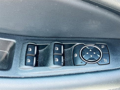 Used 2024 Ford Edge SEL image 19
