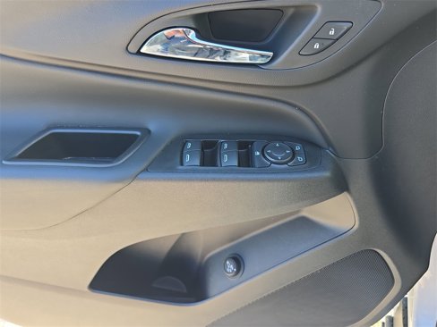 Used 2022 Chevrolet Equinox LT image 24