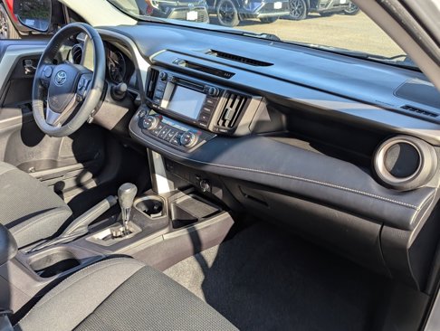 Used 2018 Toyota RAV4 XLE image 32