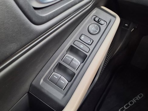 Used 2023 Honda Accord EX image 18
