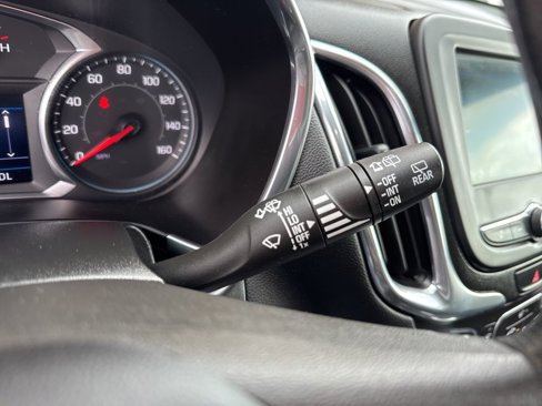 Used 2020 Chevrolet Equinox LT image 22