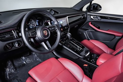 Certified 2024 Porsche Macan image 19