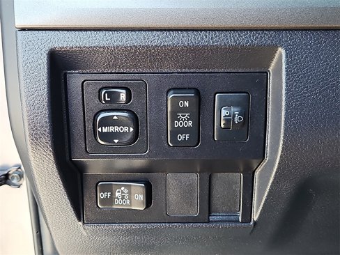 Used 2017 Toyota Tundra SR5 image 23
