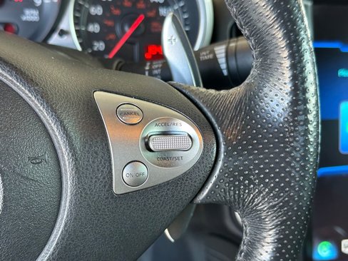Used 2009 Nissan 370Z Touring image 10